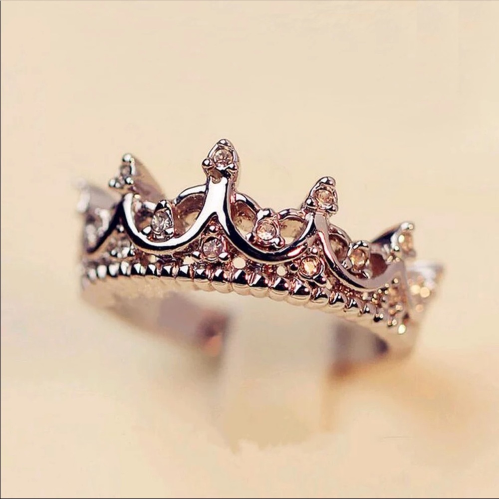 silver crown ring - Picture 2 of 5